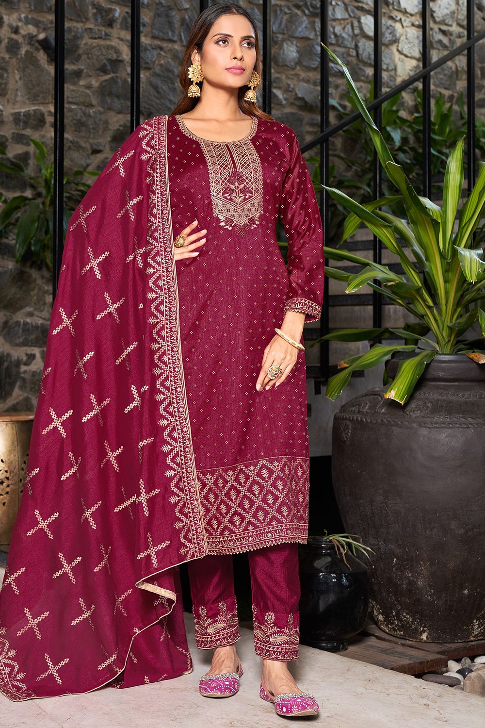 Magenta Rayon Heavy Zari Embroidery Kurta Set